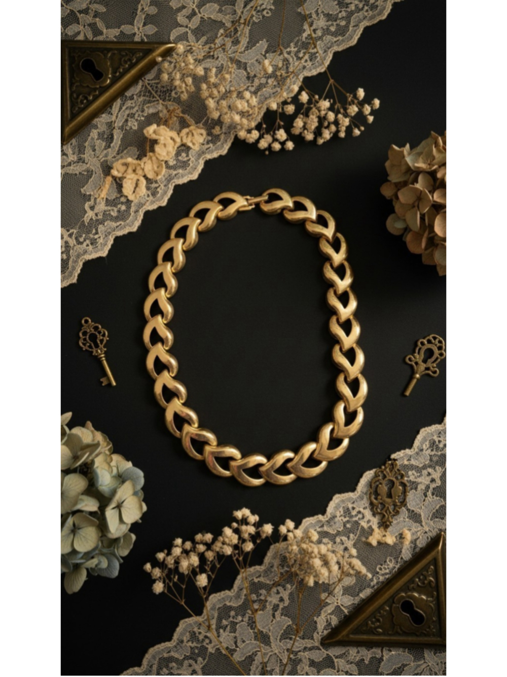 Vintage 1980s Gold Tone Chunky Heart Link Statement Necklace 18"